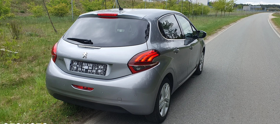 Peugeot 208 cena 36600 przebieg: 86900, rok produkcji 2019 z Strzyżów małe 742